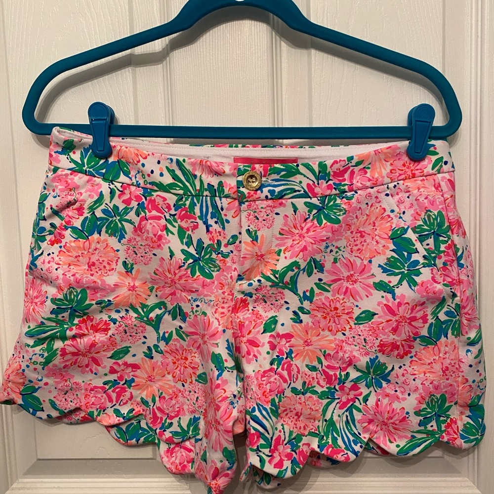 Lilly Pulitzer Pink Floral Scallop Hem Shorts